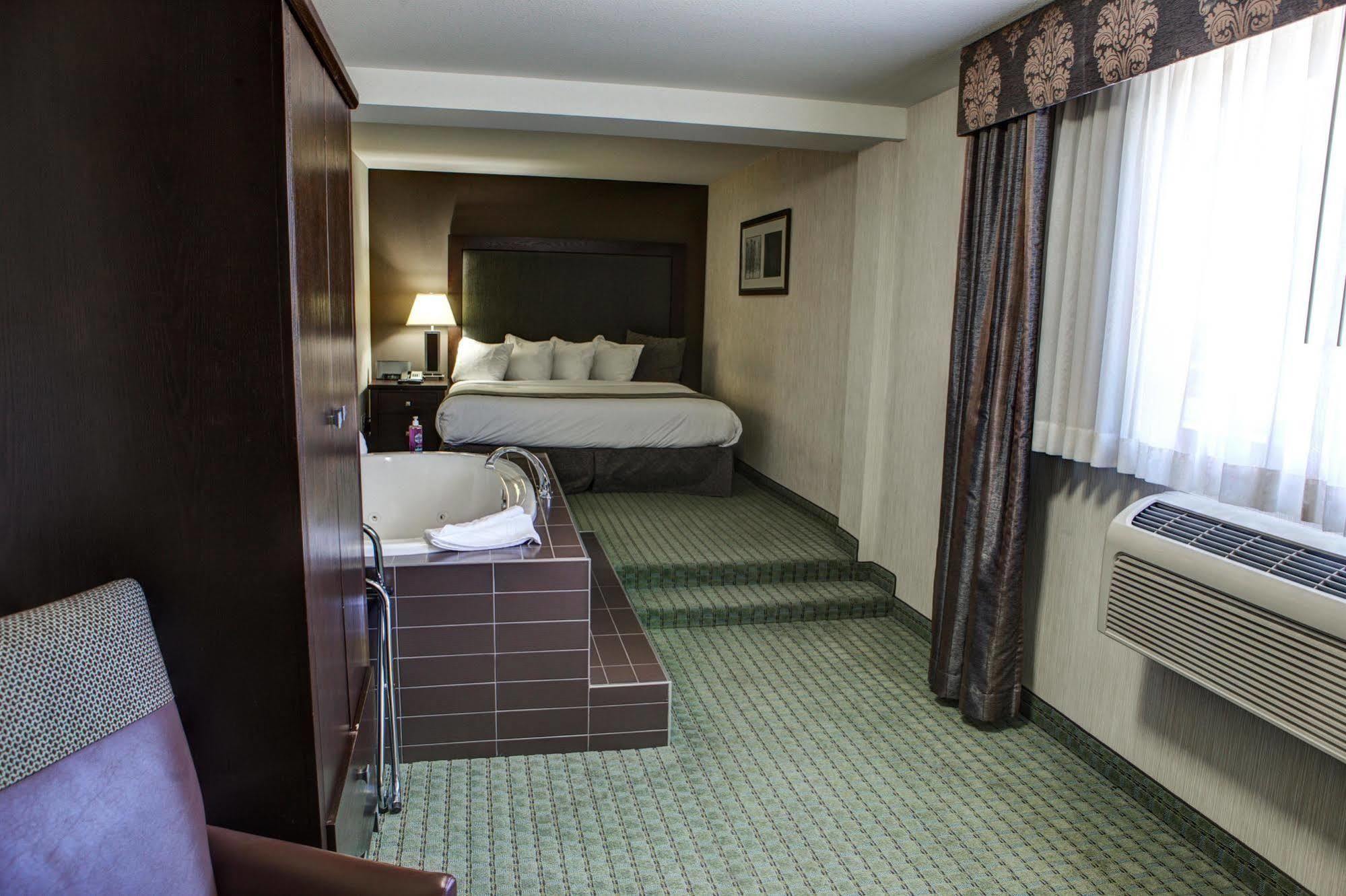 Coast & Conference Centre Hotel Lethbridge