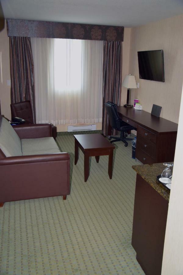 Coast & Conference Centre Hotel Lethbridge